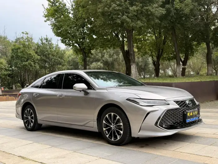Toyota Avalon 2023 Model 2.5L Automatic Deluxe Edition – фото 3
