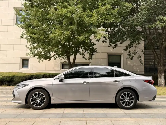Toyota Avalon 2023 Model 2.5L Automatic Deluxe Edition – фото 4