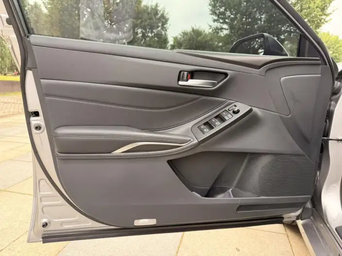 Toyota Avalon 2023 Model 2.5L Automatic Deluxe Edition – фото 8