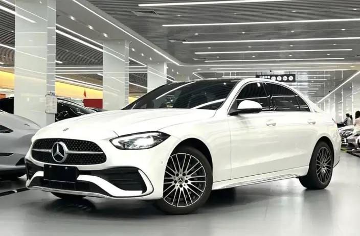 Mercedes-Benz C-Class 2025 Model C 260 L Sports Edition – фото 1