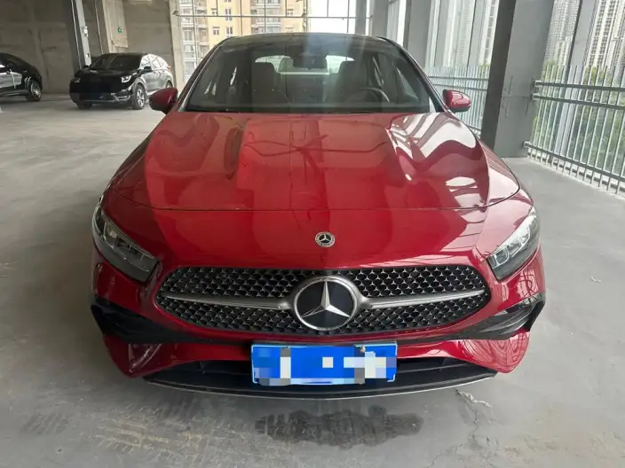 Mercedes-Benz A-class 2023 Model A 200 L Sports sedan Fashion Edition – фото 2