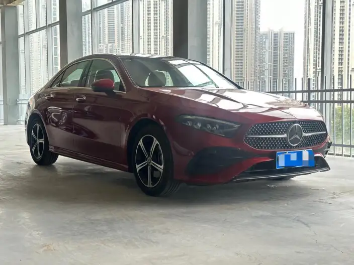 Mercedes-Benz A-class 2023 Model A 200 L Sports sedan Fashion Edition – фото 3