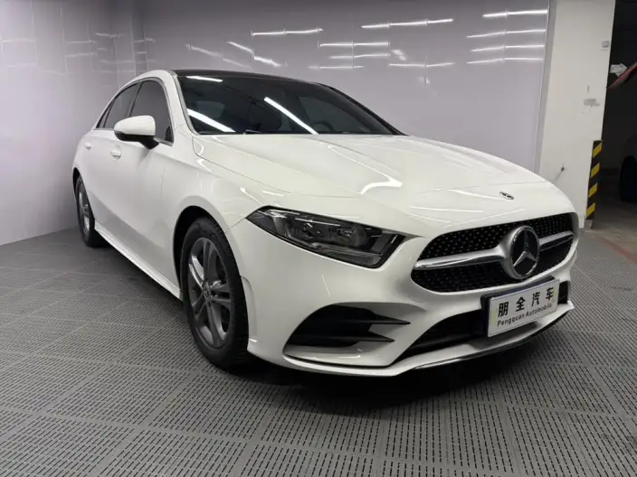Mercedes-Benz A-class 2022 Model A 180 L Sports sedan – фото 3