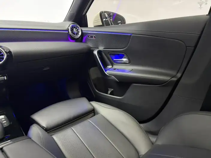 Mercedes-Benz A-class 2022 Model A 180 L Sports sedan – фото 10