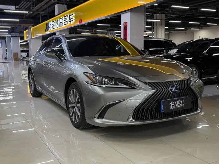 Lexus ES 2021 Model 300h Superior Edition – фото 3