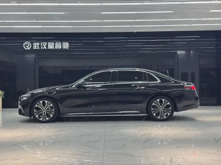 Mercedes-Benz E-Class 2026 Model E 300 L Luxury Model sedan – фото 3