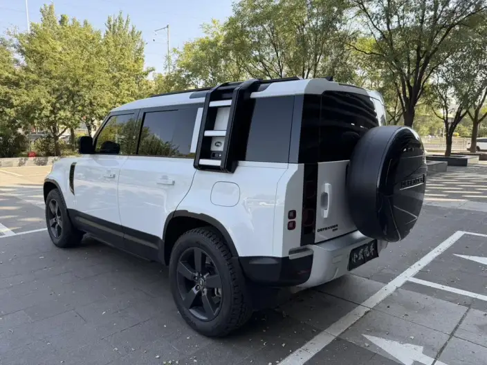 Land Rover Defender PHEV 2022 Model 110 P400e – фото 4