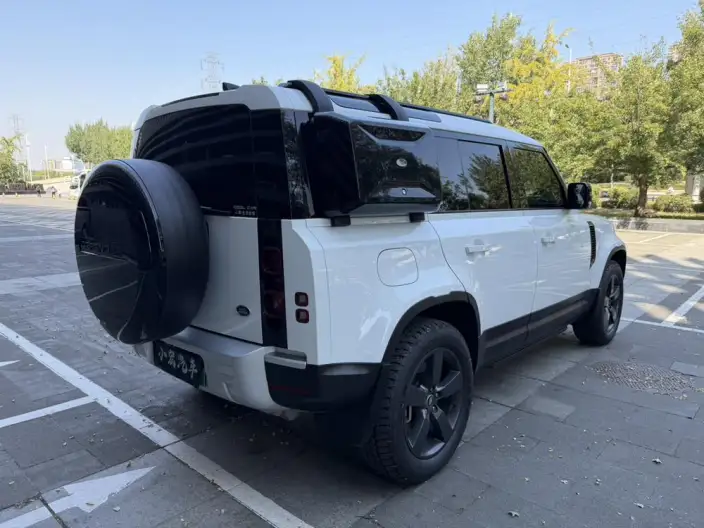 Land Rover Defender PHEV 2022 Model 110 P400e – фото 6