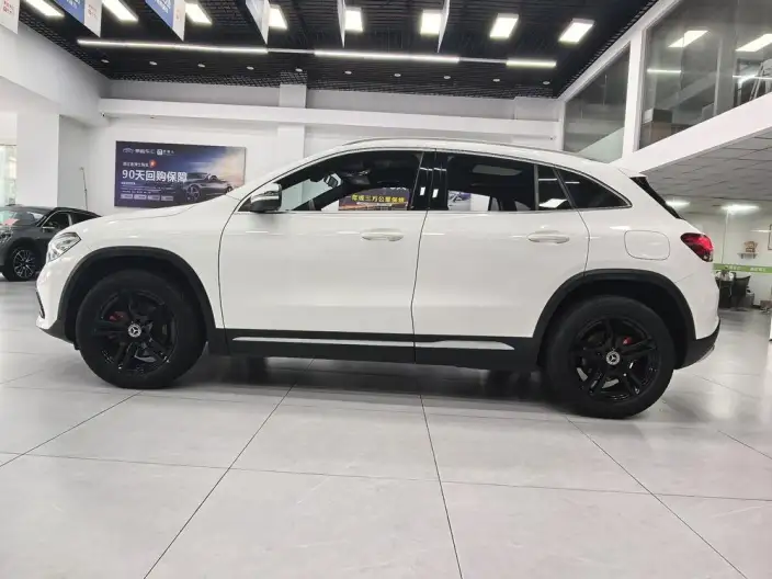 Mercedes-Benz GLA 2023 Model GLA 200 – фото 4