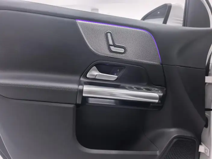 Mercedes-Benz GLA 2023 Model GLA 200 – фото 9