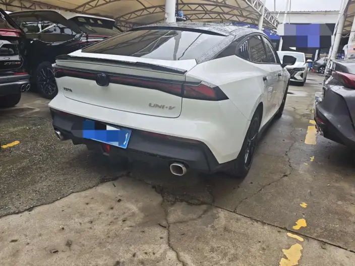 Changan UNI-V 2022 Model 1.5T Noble Model – фото 6
