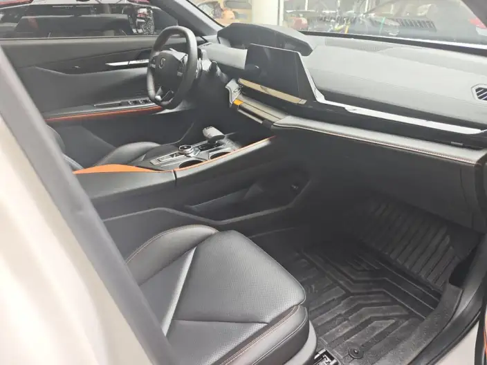 Changan UNI-V 2022 Model 1.5T Noble Model – фото 7