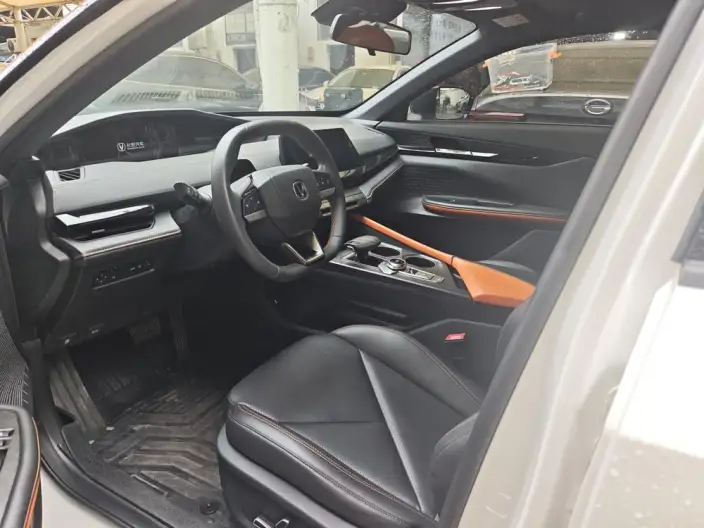 Changan UNI-V 2022 Model 1.5T Noble Model – фото 9
