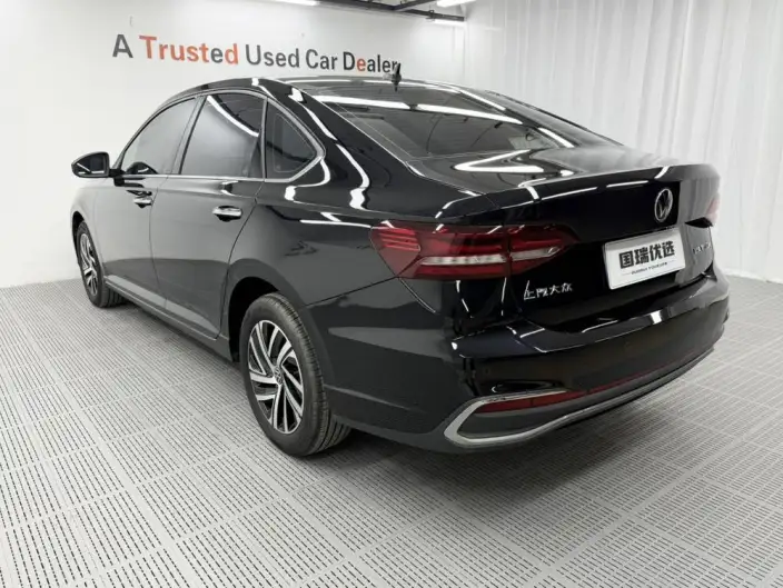 Volkswagen Lavida 2023 Model 1.5L Automatic Starry Sky Five Million Edition – фото 4