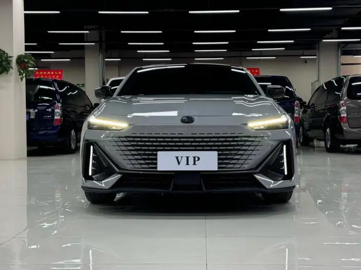 Changan UNI-V 2022 Model 1.5T Noble Model – фото 2