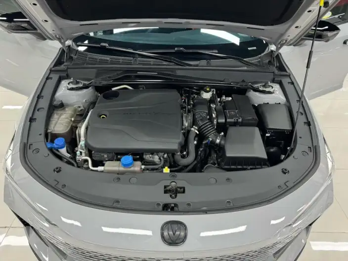 Changan UNI-V 2022 Model 1.5T Noble Model – фото 9