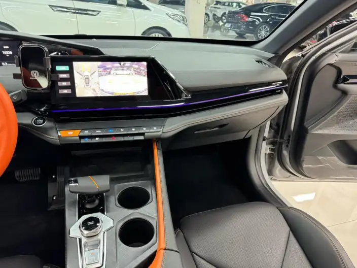 Changan UNI-V 2022 Model 1.5T Noble Model – фото 10
