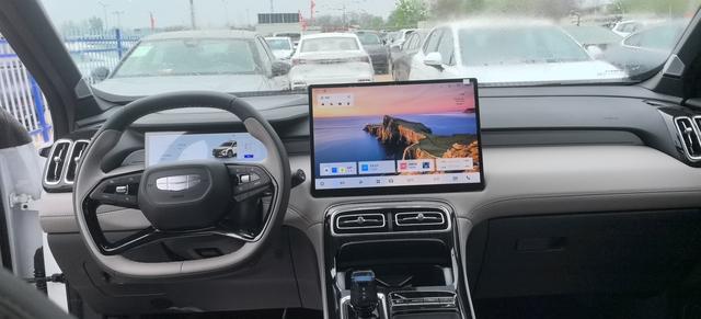 Geely Boyue L 2025 Model 4th Generation 1.5TD DCT Jinxiu – фото 10
