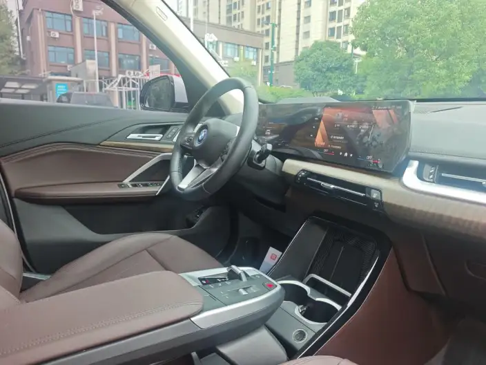 BMW iX 1 2023 Model xDrive30L X Design Set – фото 10
