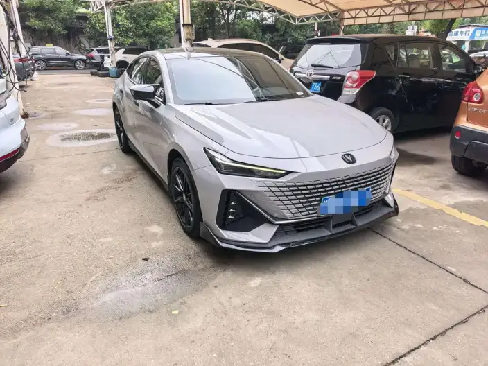 Changan UNI-V 2022 Model 1.5T Noble Model – фото 3