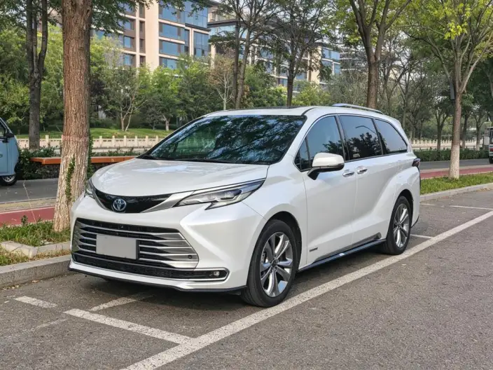 Toyota Sienna 2023 Model Facelift Hybrid 2.5L Platinum edition – фото 1