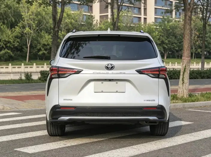 Toyota Sienna 2023 Model Facelift Hybrid 2.5L Platinum edition – фото 5