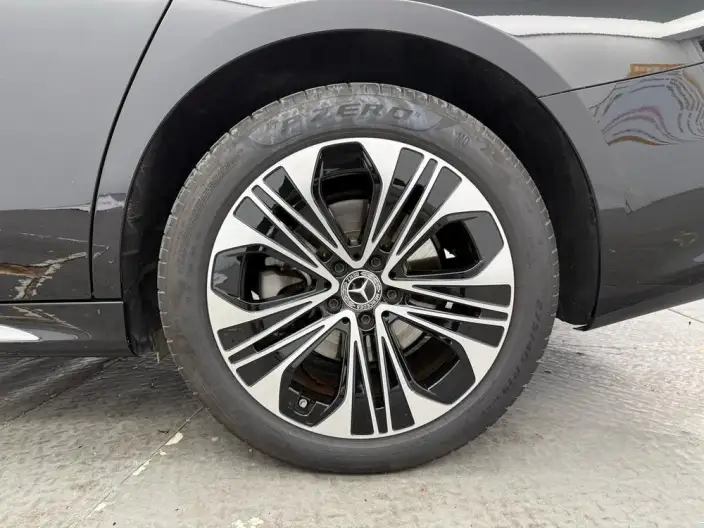 Mercedes-Benz E-Class 2025 Model E 300 L Luxury Model sedan – фото 9