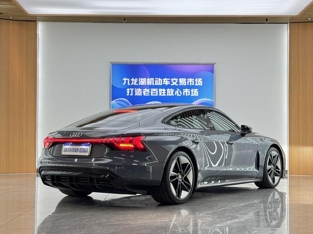 AUDI e-tron GT 2023 Basic model – фото 4
