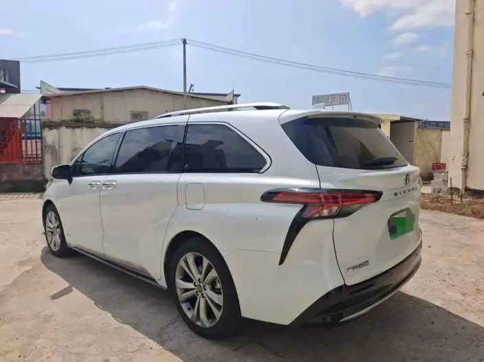 Toyota Sienna 2024 Model Hybrid 2.5L Platinum edition – фото 3