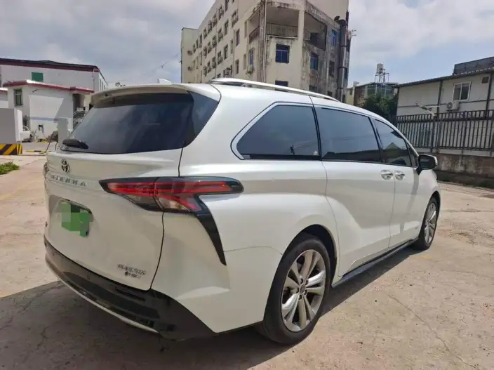 Toyota Sienna 2024 Model Hybrid 2.5L Platinum edition – фото 5