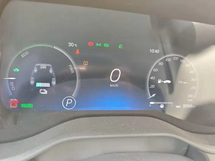 Toyota Sienna 2024 Model Hybrid 2.5L Platinum edition – фото 8