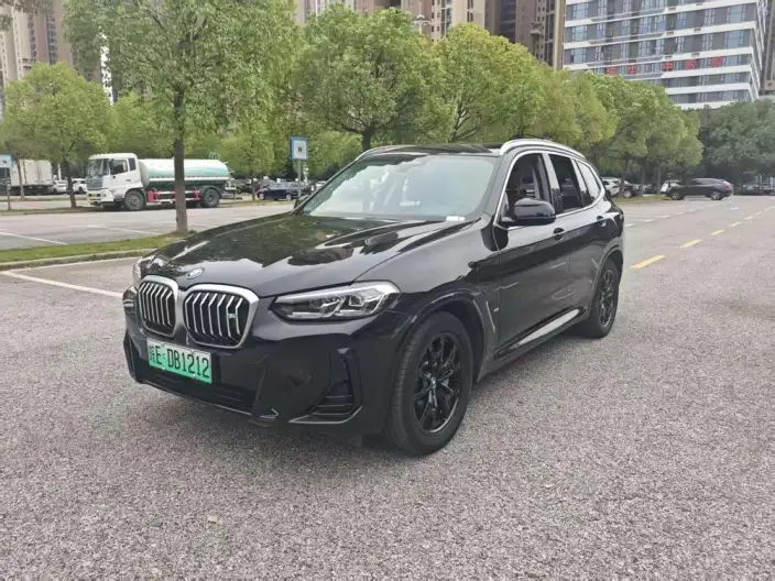 BMW iX3 2024 Model Leading Model – фото 1