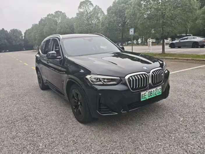 BMW iX3 2024 Model Leading Model – фото 3