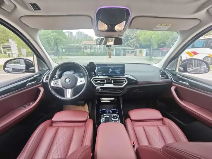 BMW iX3 2024 Model Leading Model – фото 7