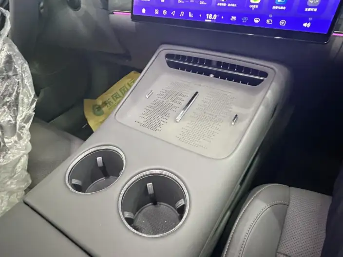Voyah Pursuit L 2026 Model 4WD Ultra – фото 10