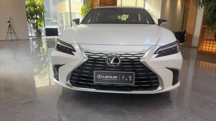 Lexus ES 2025 Model 300h Premium – фото 2