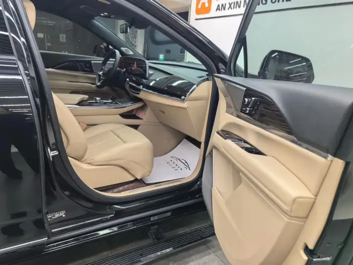 Cadillac XT5 2025 Model 28T 4WD Noble Model – фото 8