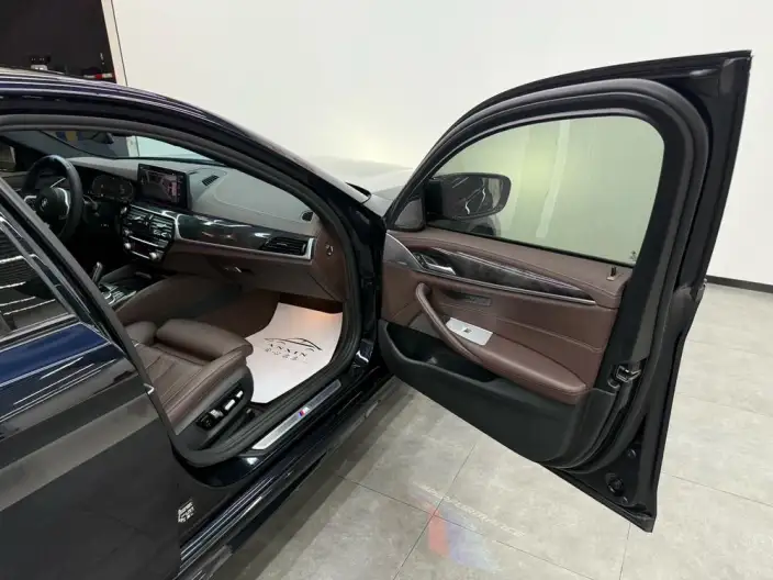 BMW 5 Series 2022 Model Facelift II 530Li Exclusive Model M Sports Set – фото 6