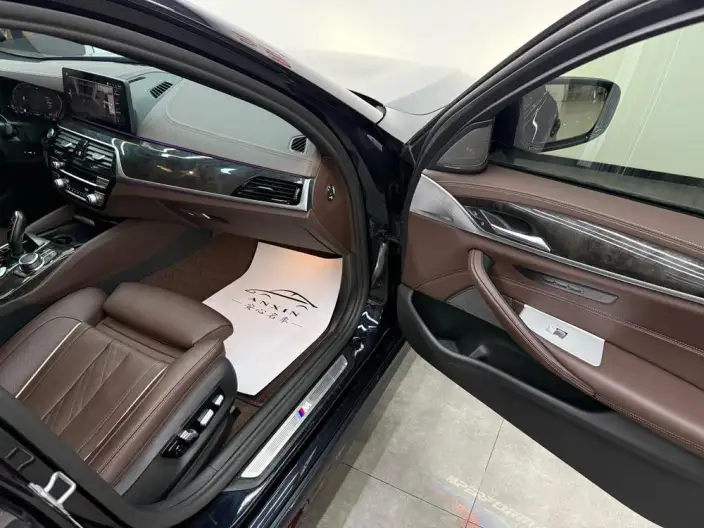 BMW 5 Series 2022 Model Facelift II 530Li Exclusive Model M Sports Set – фото 8