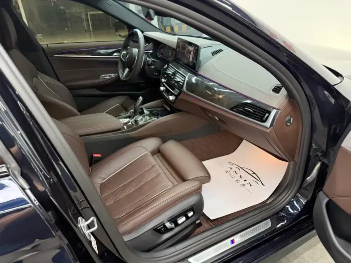 BMW 5 Series 2022 Model Facelift II 530Li Exclusive Model M Sports Set – фото 9