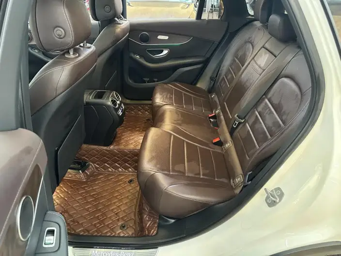 Mercedes-Benz GLC 2020 Model GLC 260 L 4MATIC Luxury Model – фото 10