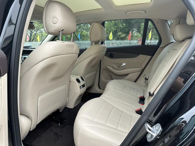 Mercedes-Benz GLC 2017 модификация GLC 300 4MATIC Dynamic – фото 4