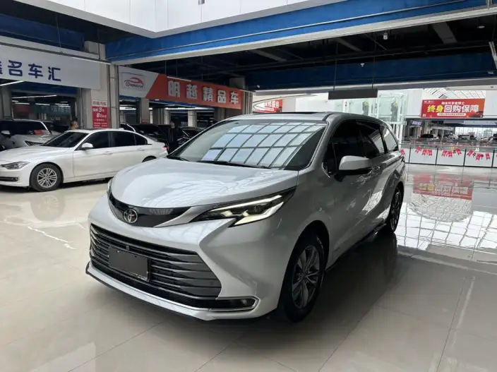Toyota Sienna 2024 Model Hybrid 2.5L 4WD Premium Edition – фото 1