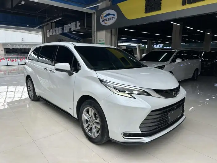Toyota Sienna 2024 Model Hybrid 2.5L 4WD Premium Edition – фото 3