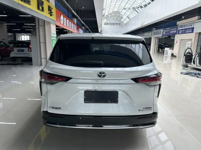 Toyota Sienna 2024 Model Hybrid 2.5L 4WD Premium Edition – фото 5