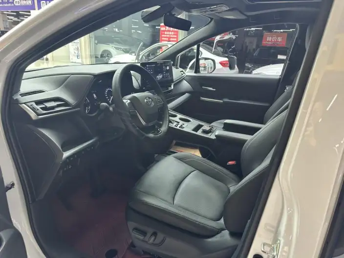 Toyota Sienna 2024 Model Hybrid 2.5L 4WD Premium Edition – фото 10