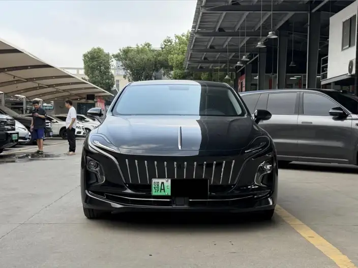 Hongqi E-QM5 2024 Model 610KM PLUS Edition 100kW – фото 2