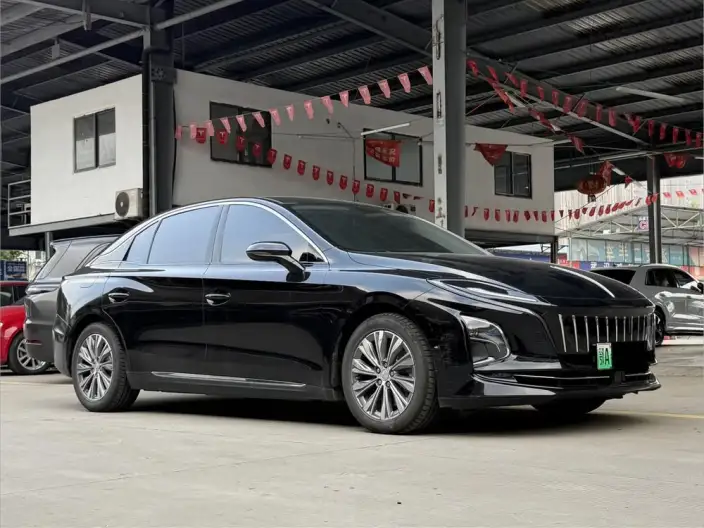 Hongqi E-QM5 2024 Model 610KM PLUS Edition 100kW – фото 3