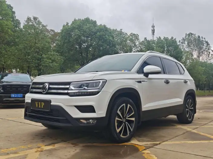 Volkswagen Tharu 2022 Model 280TSI 2WD Deluxe Edition – фото 1