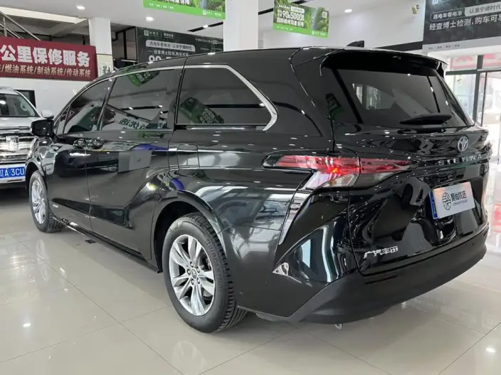 Toyota Sienna 2023 Model Hybrid 2.5L Comfort Edition – фото 4